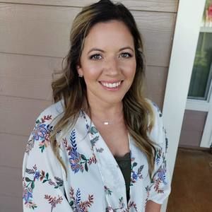 Meet your Posher, Courtney